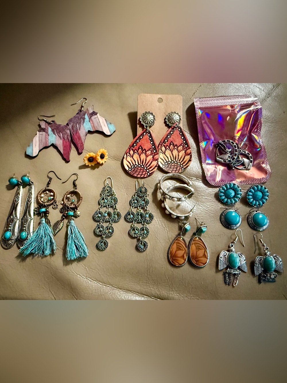 Western trend earrings lot